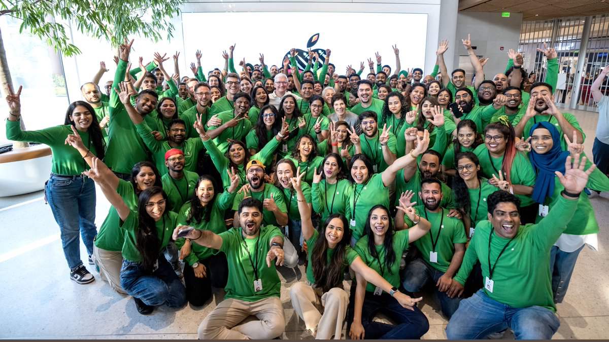 Apple Launches Two Stores in India with Highly Educated and Well-Paid Staff Members