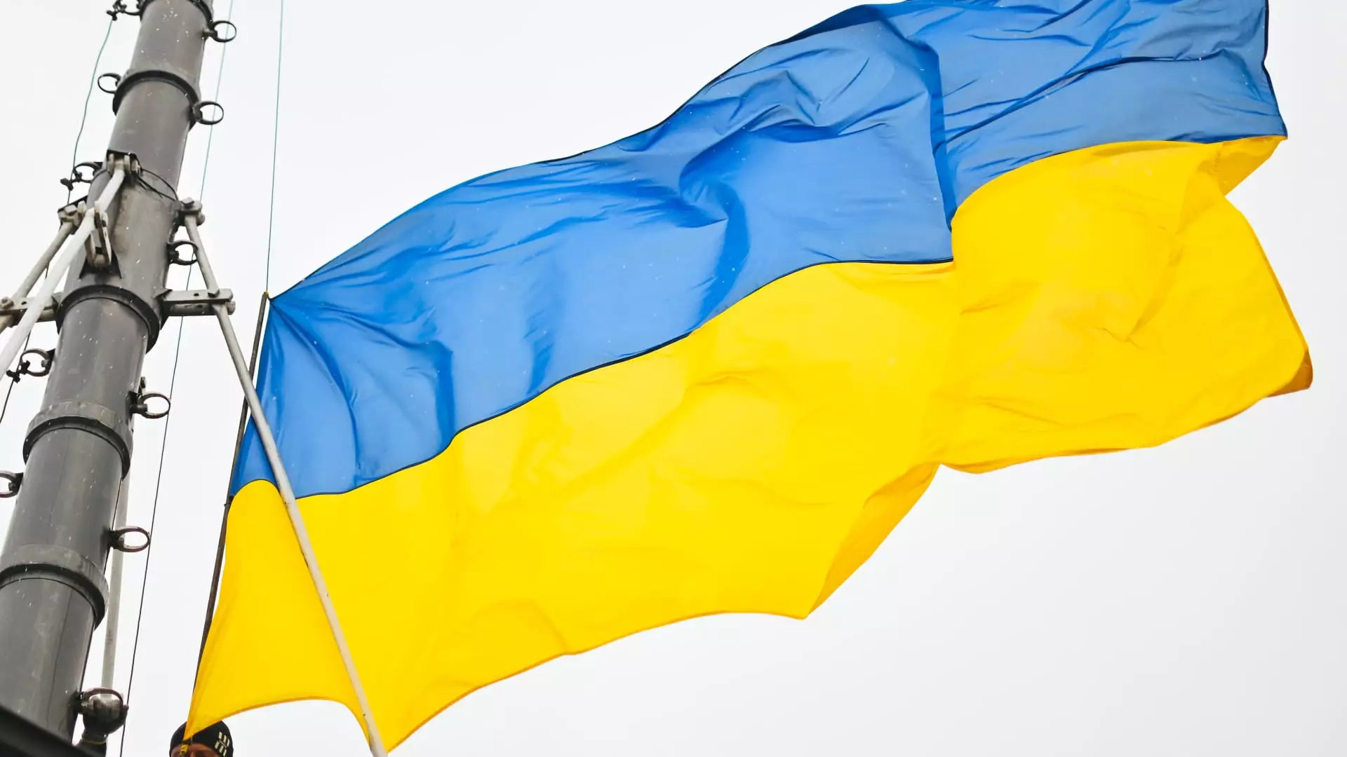 An International Effort to End the Russia-Ukraine Conflict: Analysis and Outlook