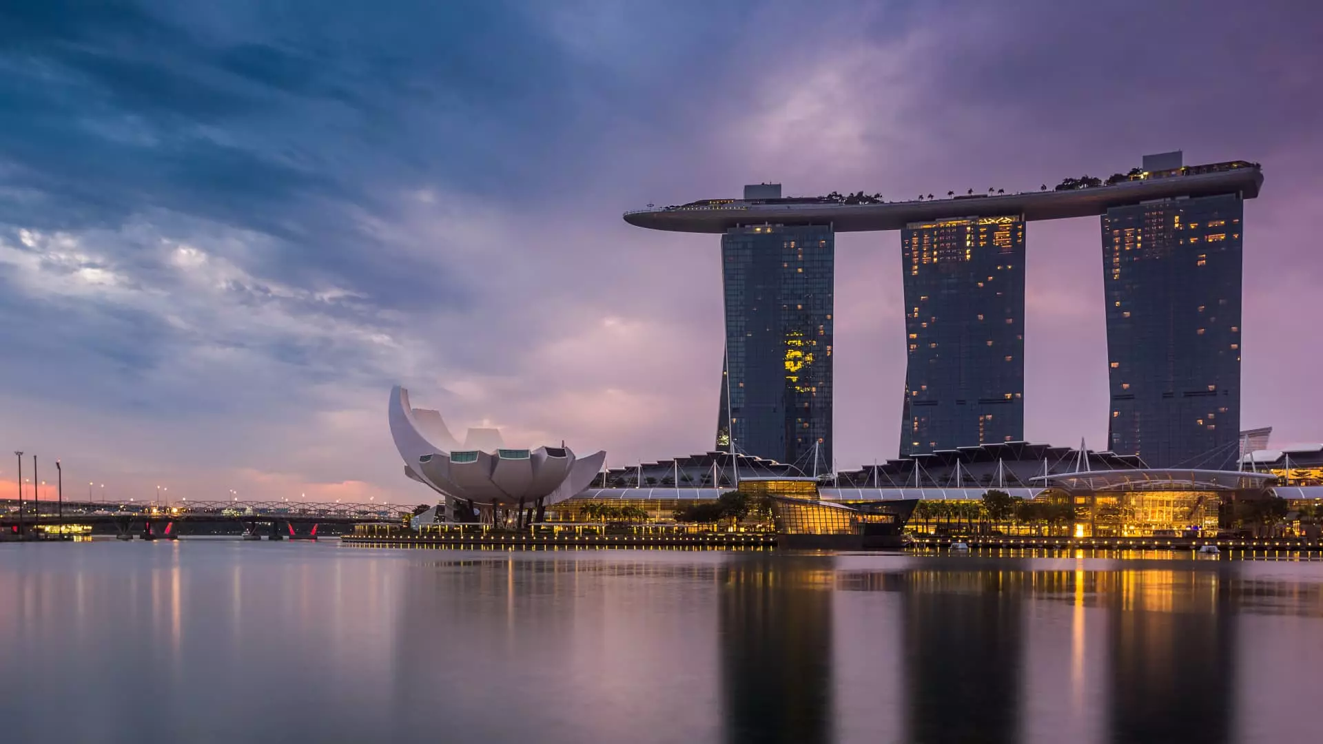 Singapore Overtakes Hong Kong as the World’s Freest Economy