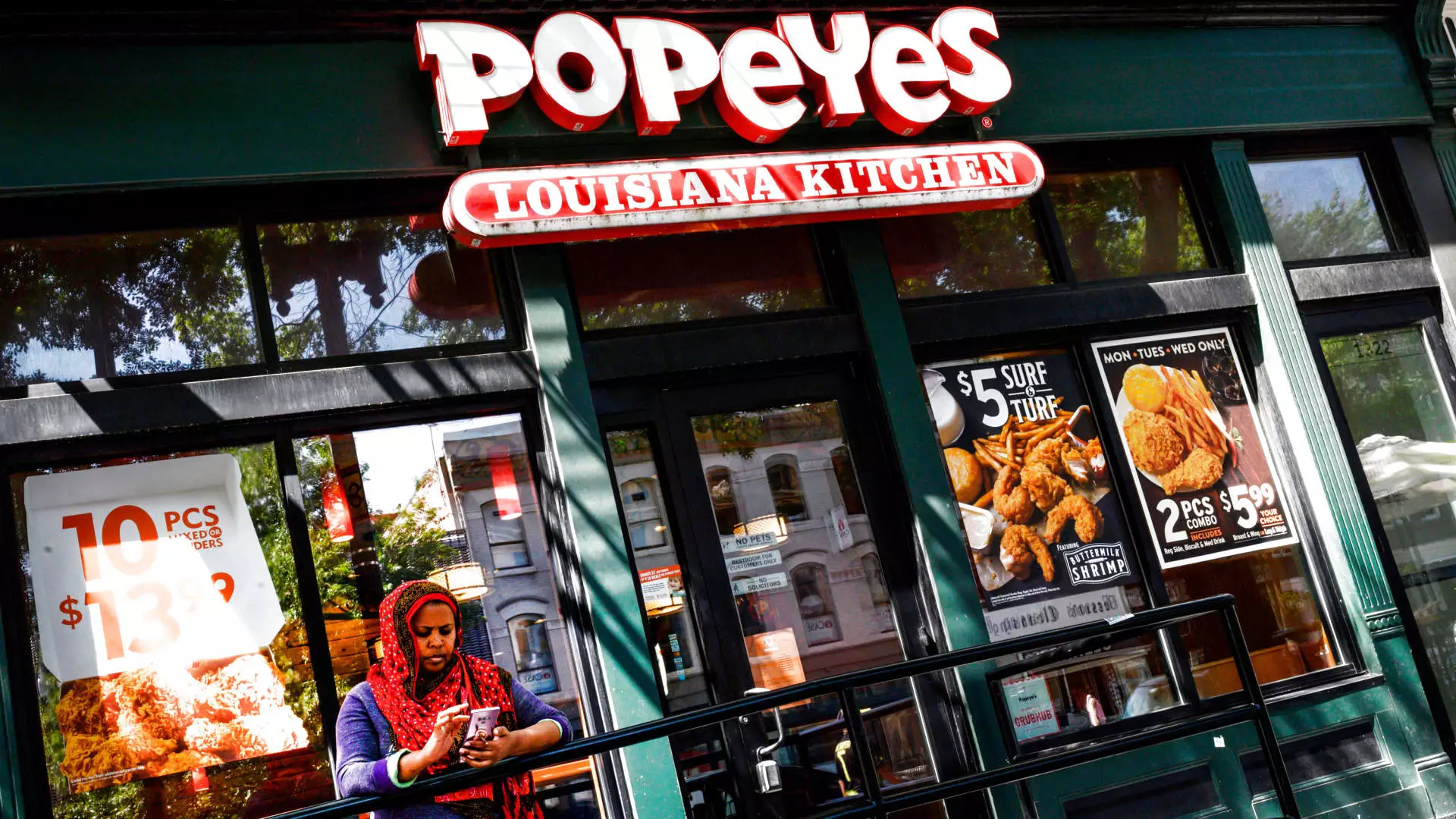 The Rise of Popeyes: Overtaking KFC as America’s #2 Chicken Chain