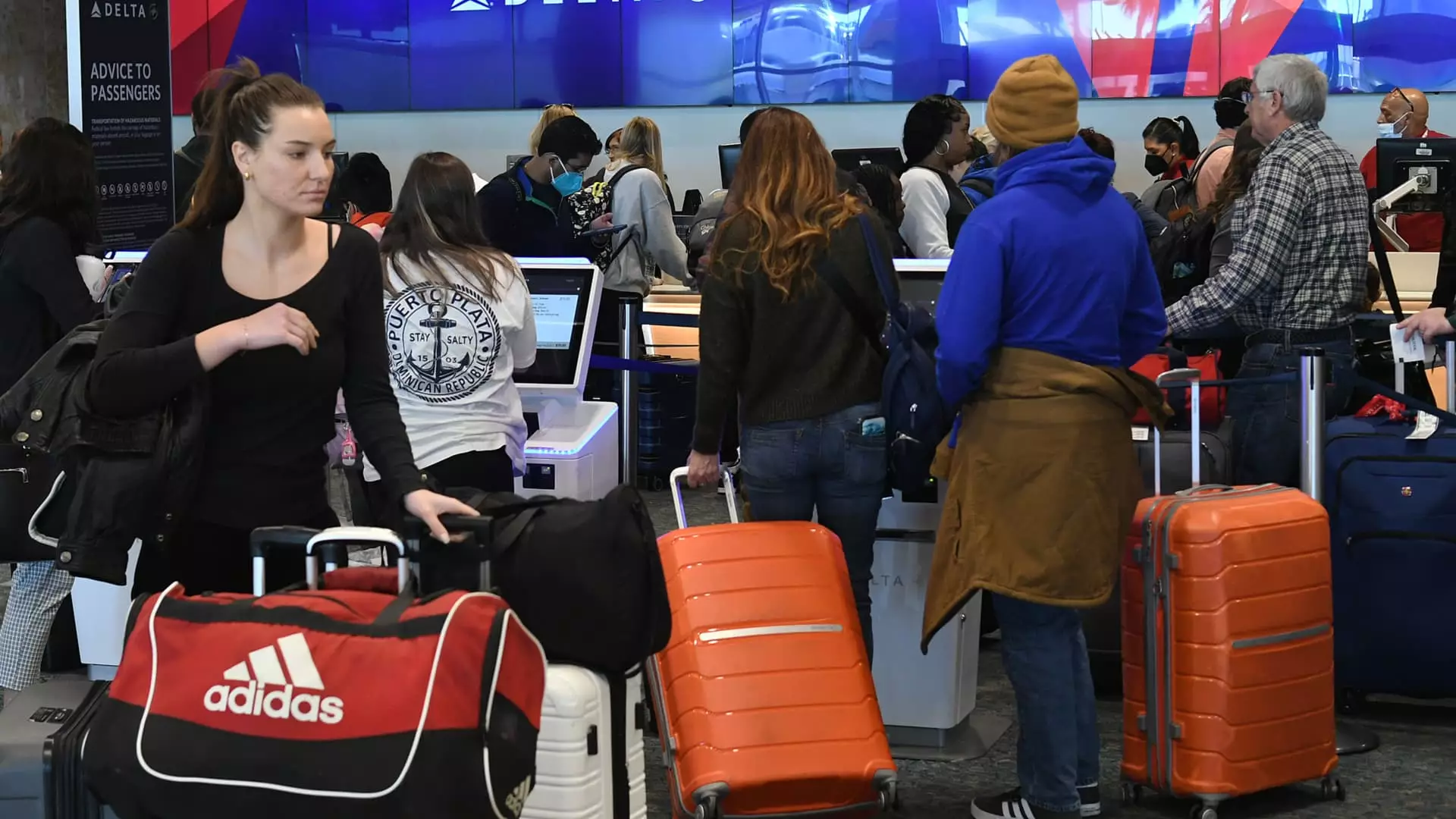 Airlines Brace for Record Travel Demand During Thanksgiving