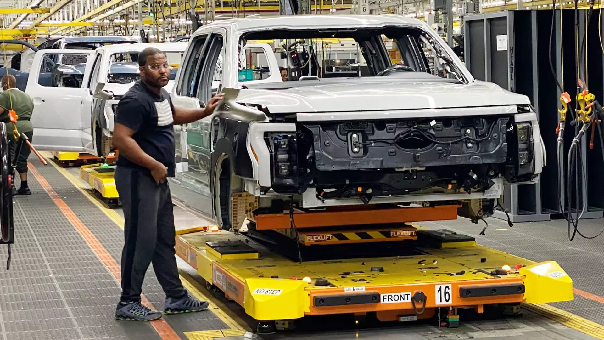 Ford Cuts Production of F-150 Lightning Amid Sluggish Electric Vehicle Demand