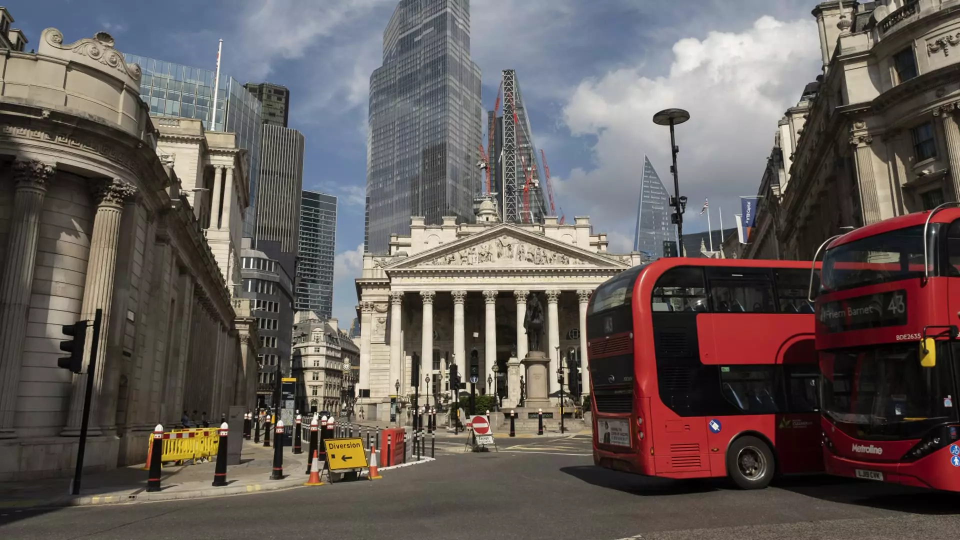 The Bank of England Keeps Main Interest Rate Unchanged