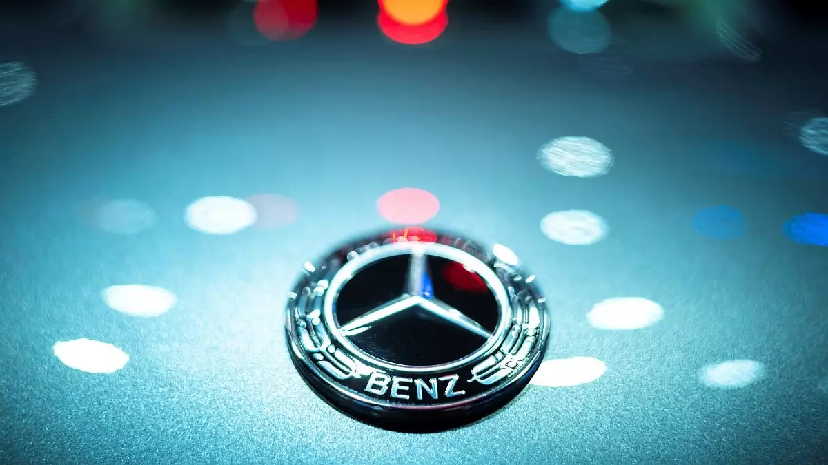 Mercedes-Benz Embraces Web3 with NFT Gallery in Revamped Operating System