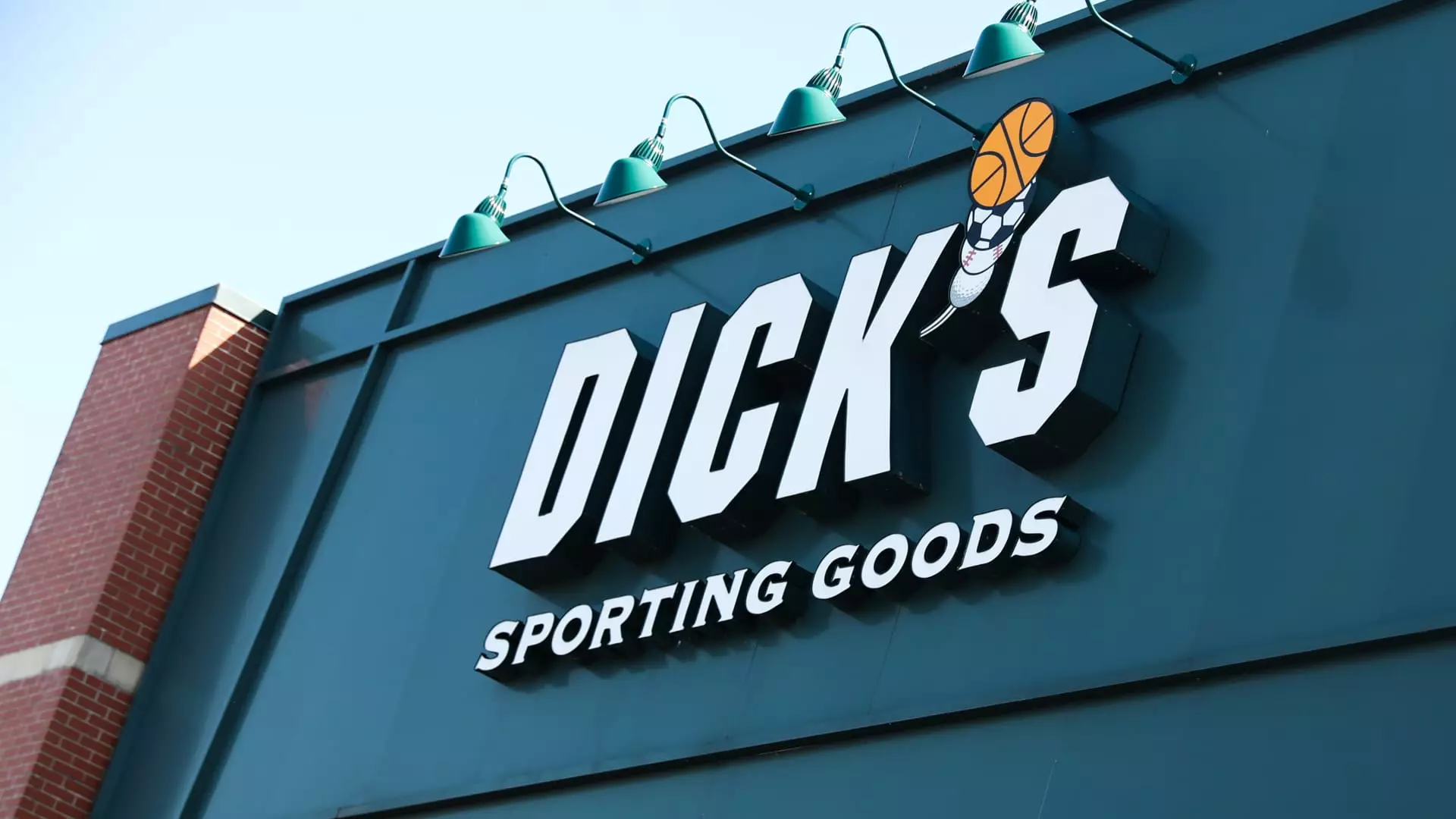 The Success of Dick’s Sporting Goods: A Critical Analysis