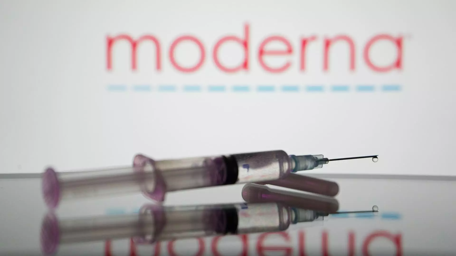 Moderna Faces FDA Delay in Approval of RSV Vaccine