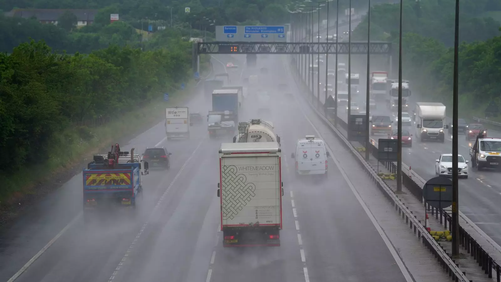 The Met Office Issues Thunderstorm Warnings Across the UK