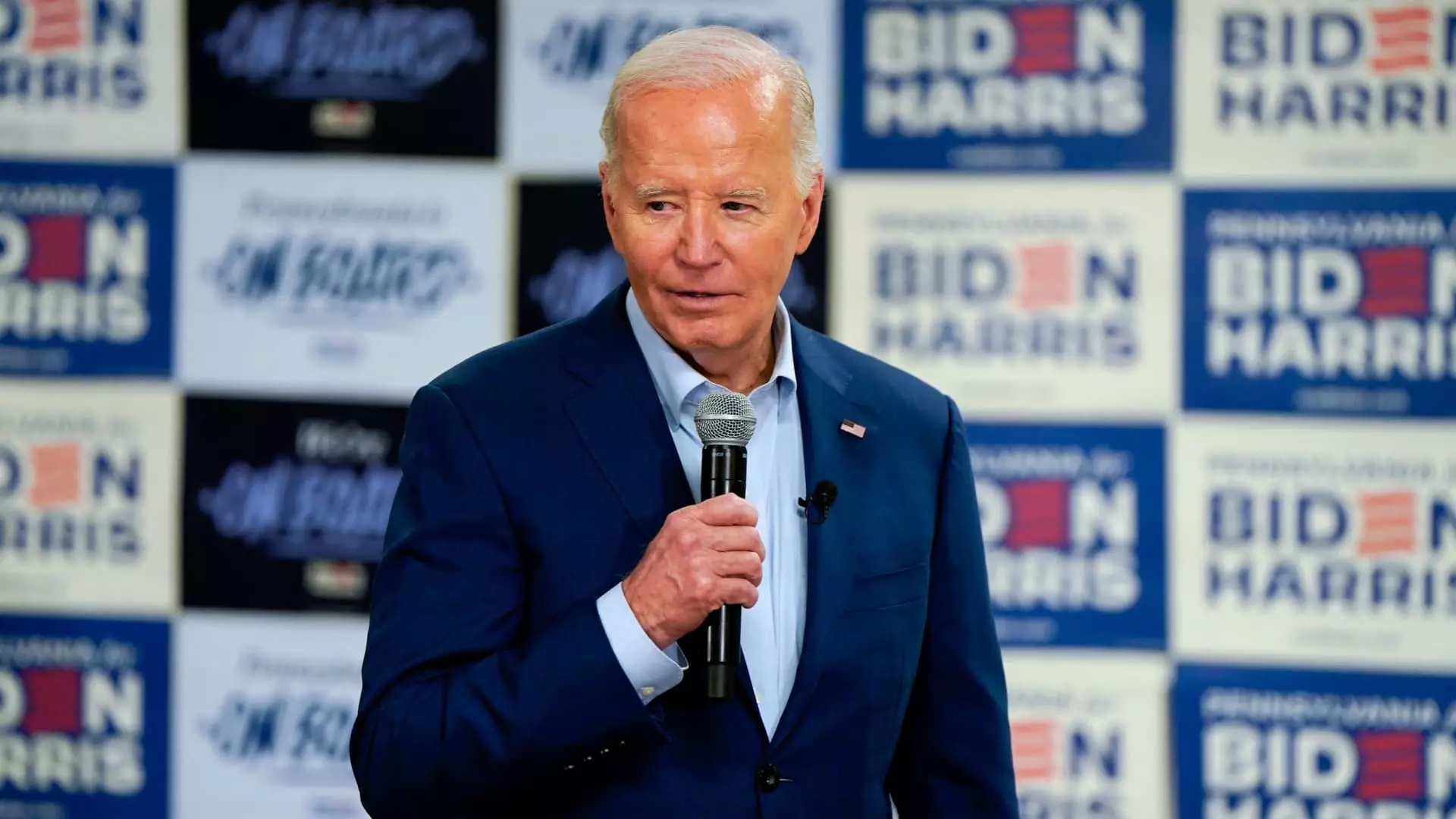 Democrats Plan Virtual Roll Call to Nominate Biden, Avoid Ballot Issue