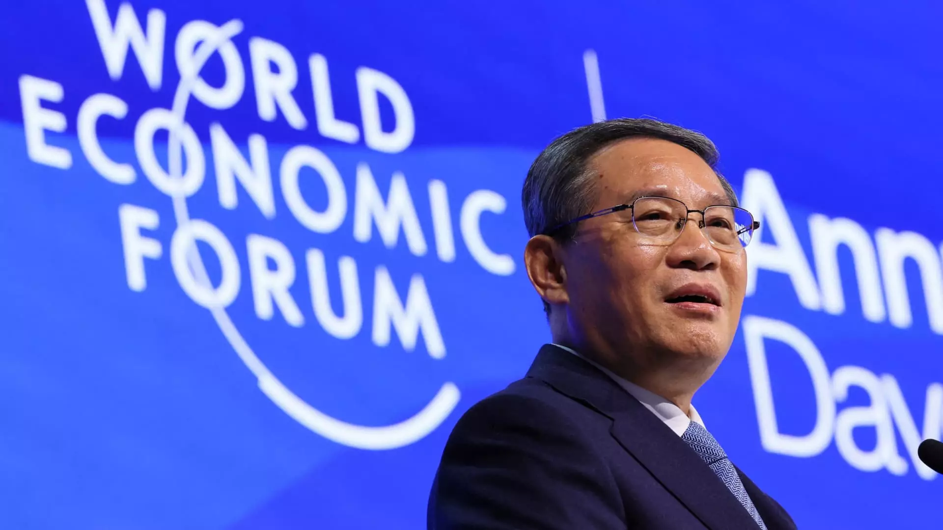 China’s Premier Defends Technological Advancement and Global Cooperation