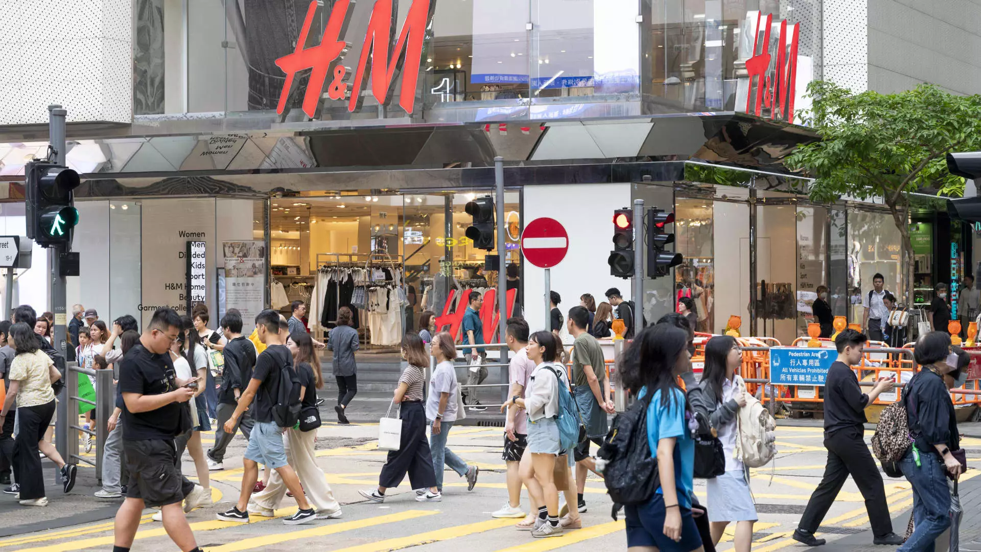 The Impact of H&M’s Plunging Stock