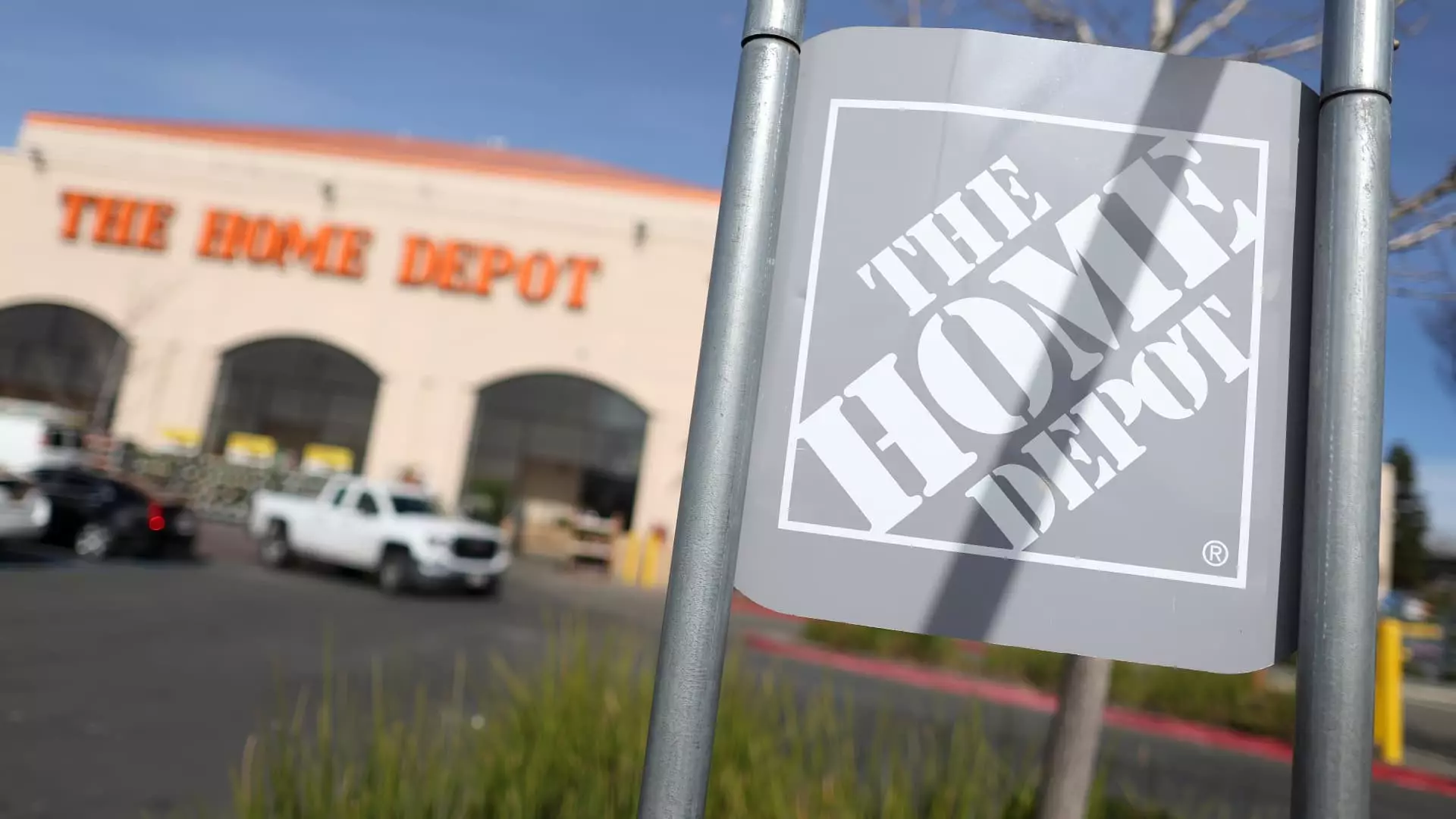 How Interest Rate Cuts Impact Home Depot