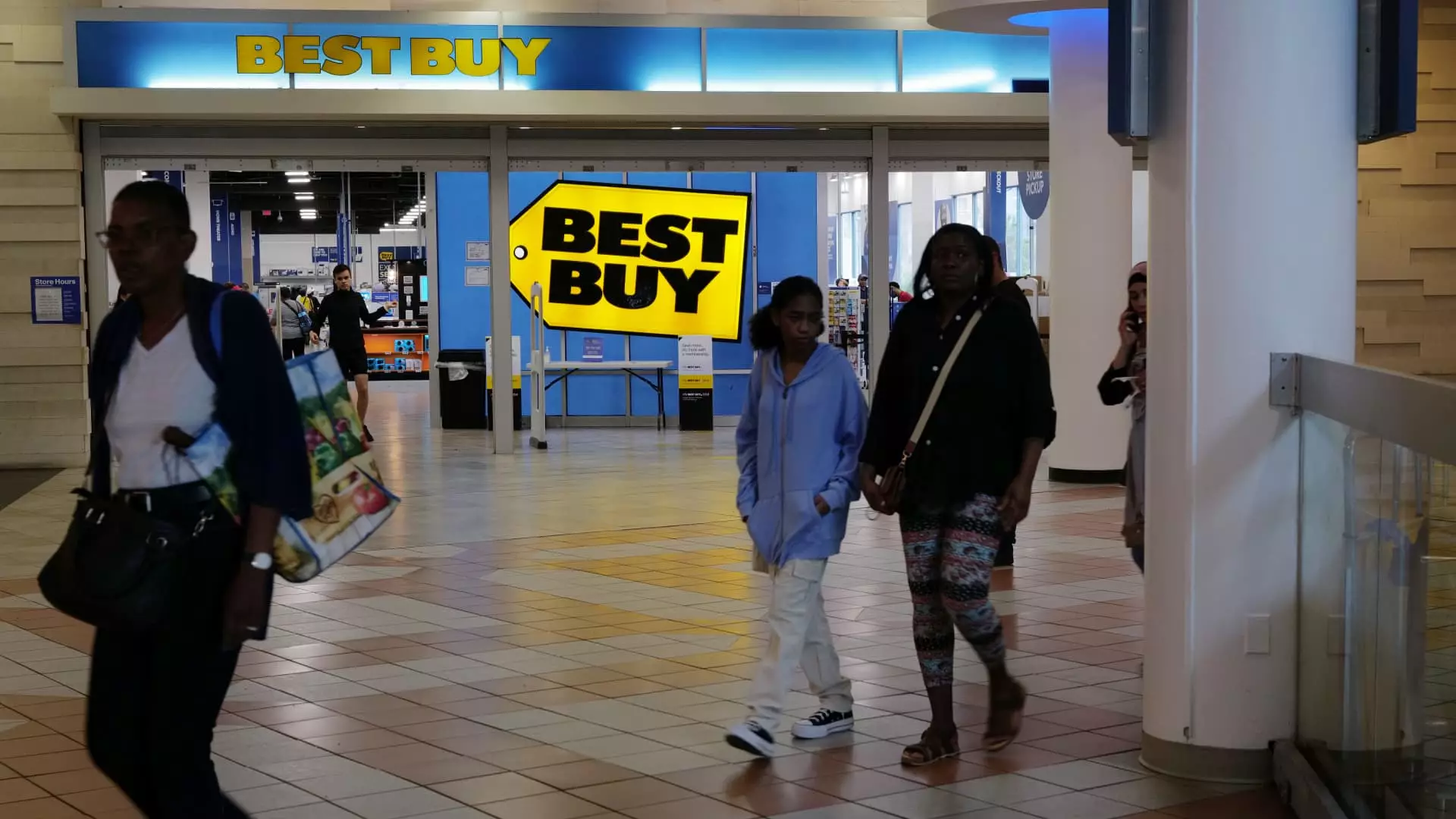 Best Buy Exceeds Expectations and Raises Profit Guidance