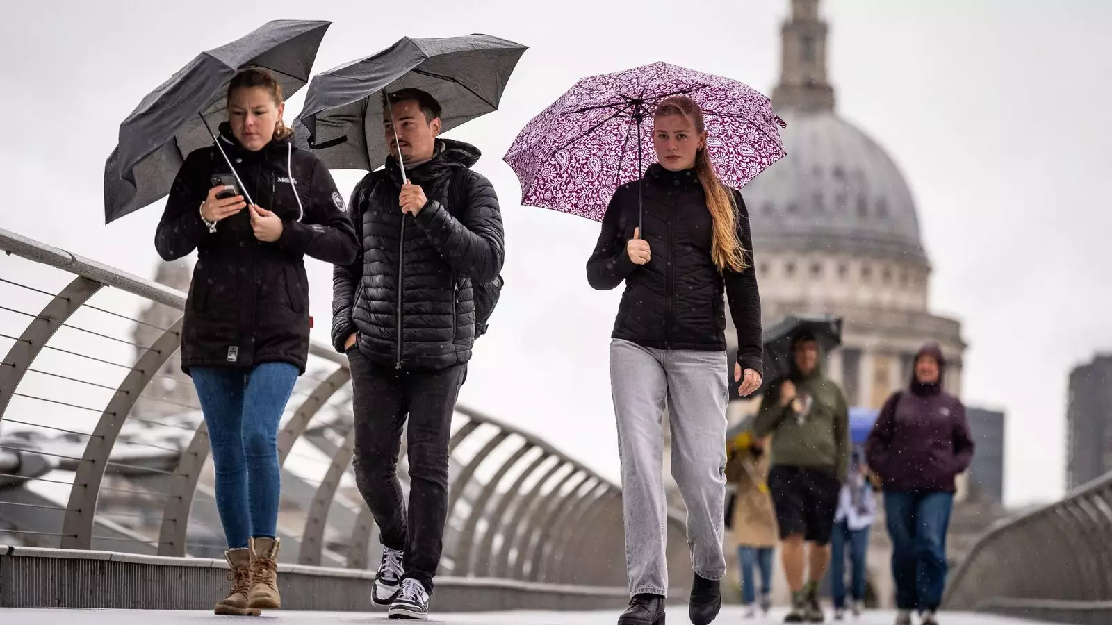 Impending Storm: Hurricane Kirk’s Impact on UK Weather