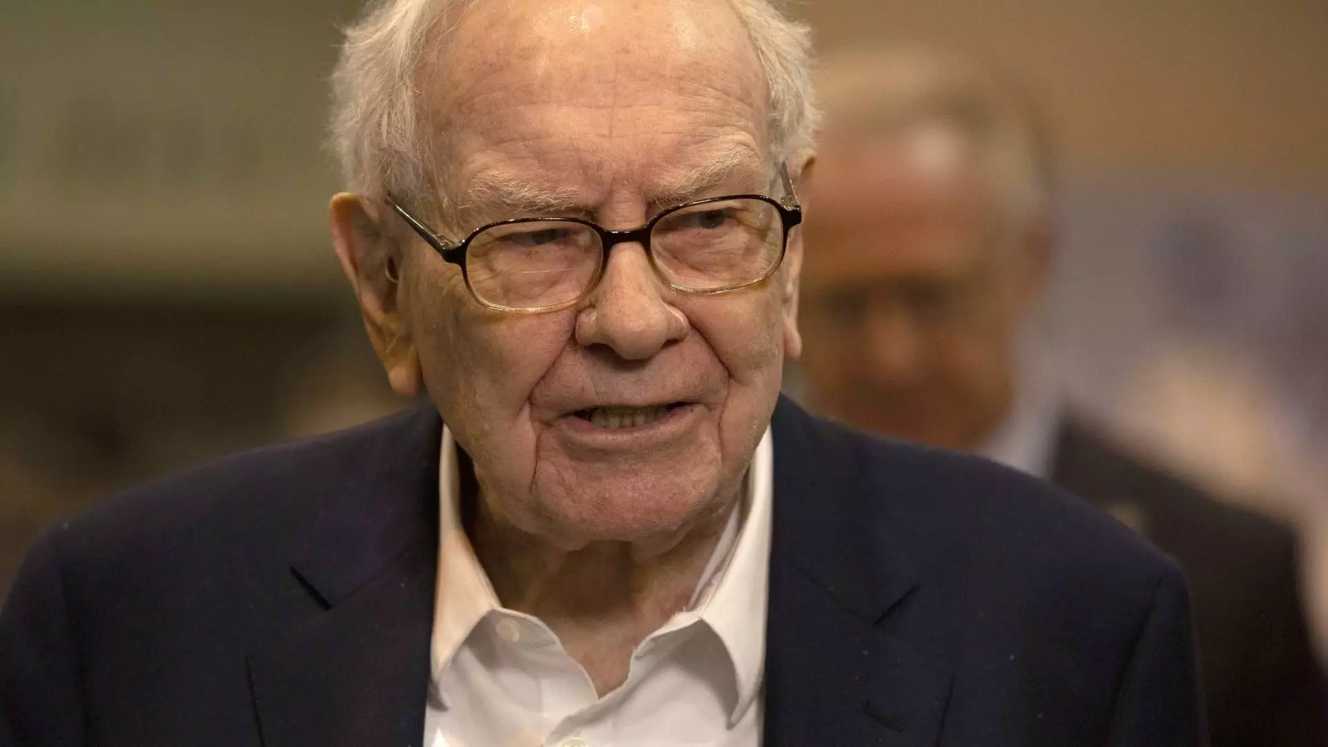 Analyzing Berkshire Hathaway’s Strategic Cash Management in a Volatile Market