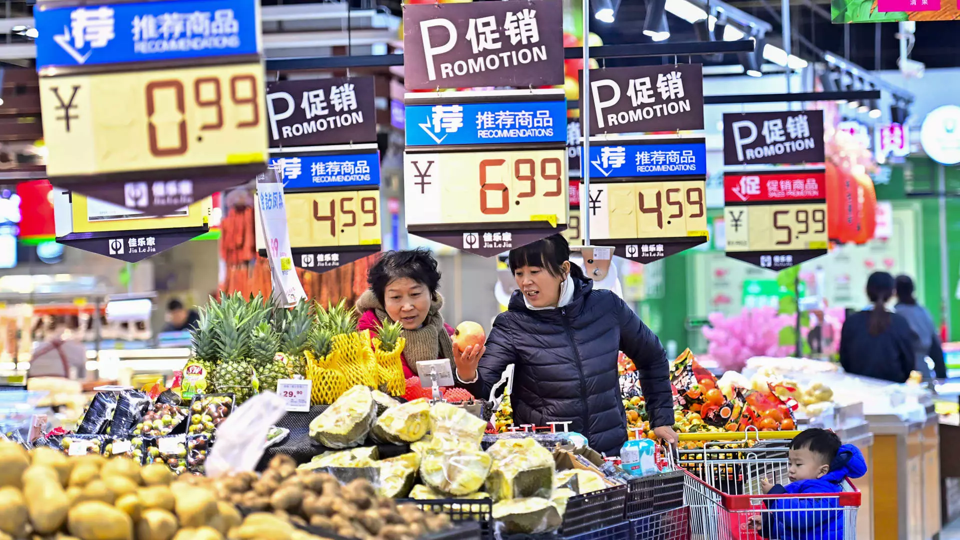 China’s Economic Conundrum: Navigating Low Inflation and Weak Consumer Demand