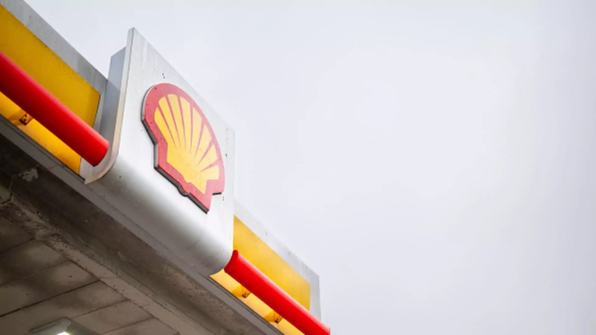 Shell’s 2024 Profit Decline: An In-Depth Analysis