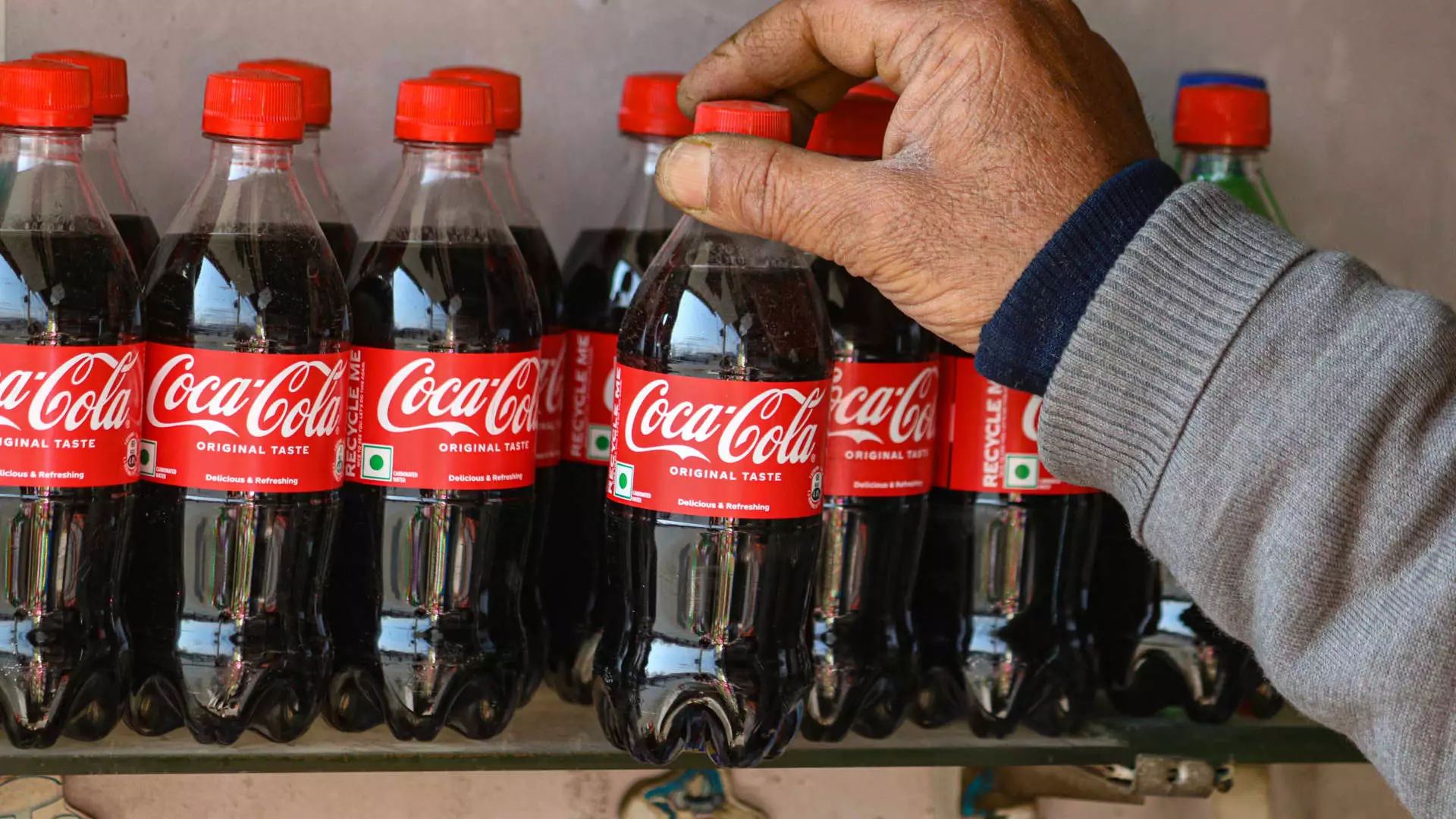 The Shifting Sands of Packaging: Coca-Cola’s Response to Tariffs