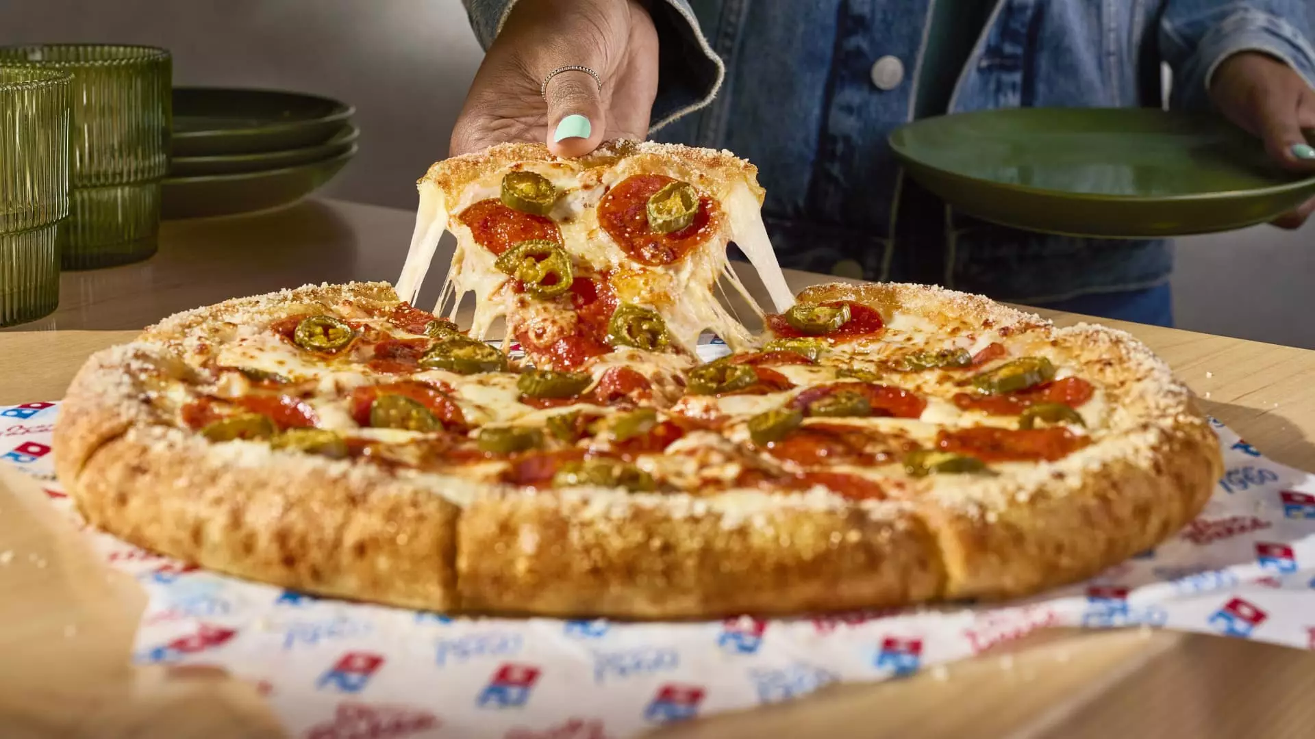 7 Surprising Revelations About Domino’s New Stuffed Crust Launch