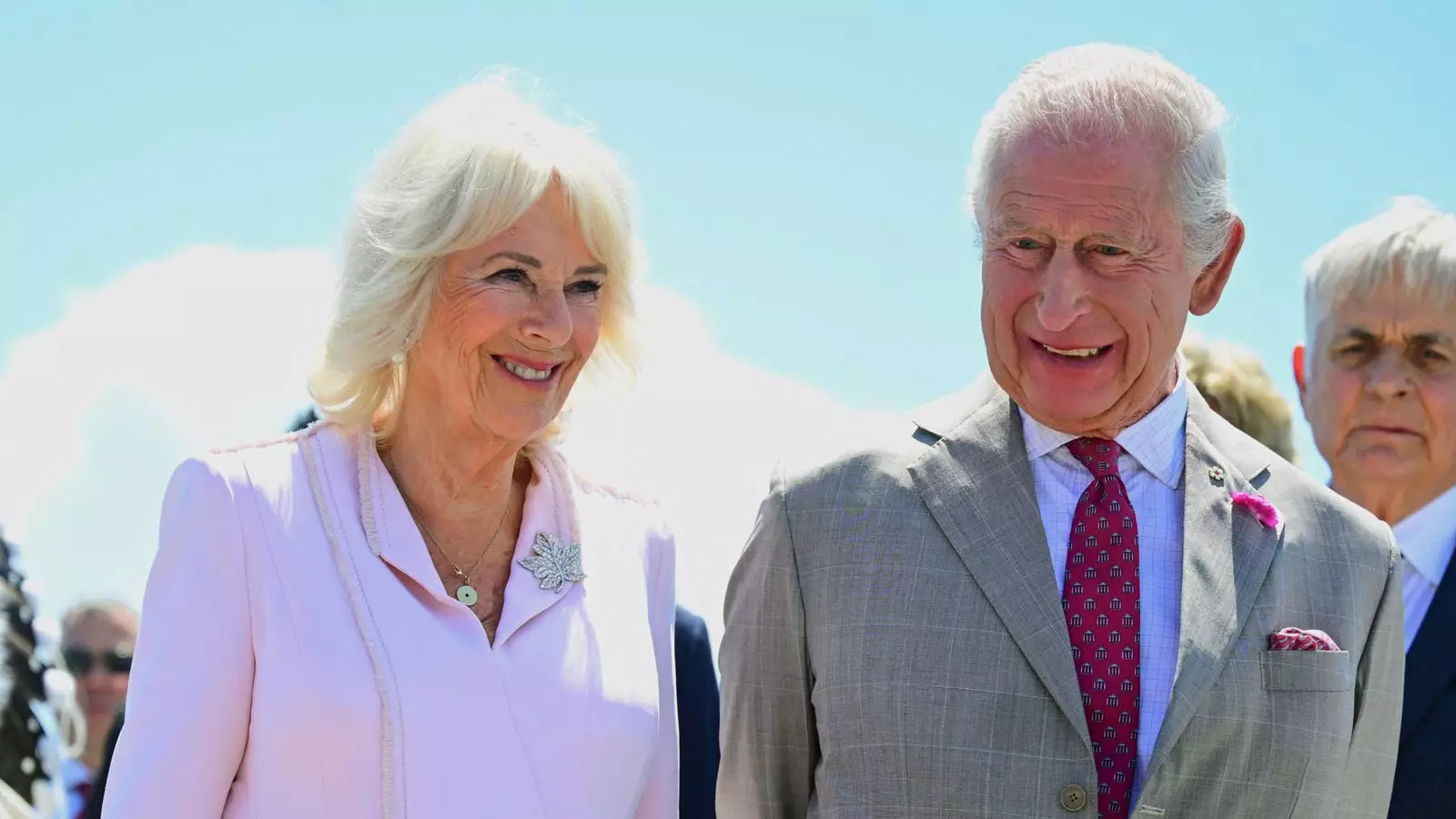 Extravagance Unveiled: The Curious Case of Royal Gifts