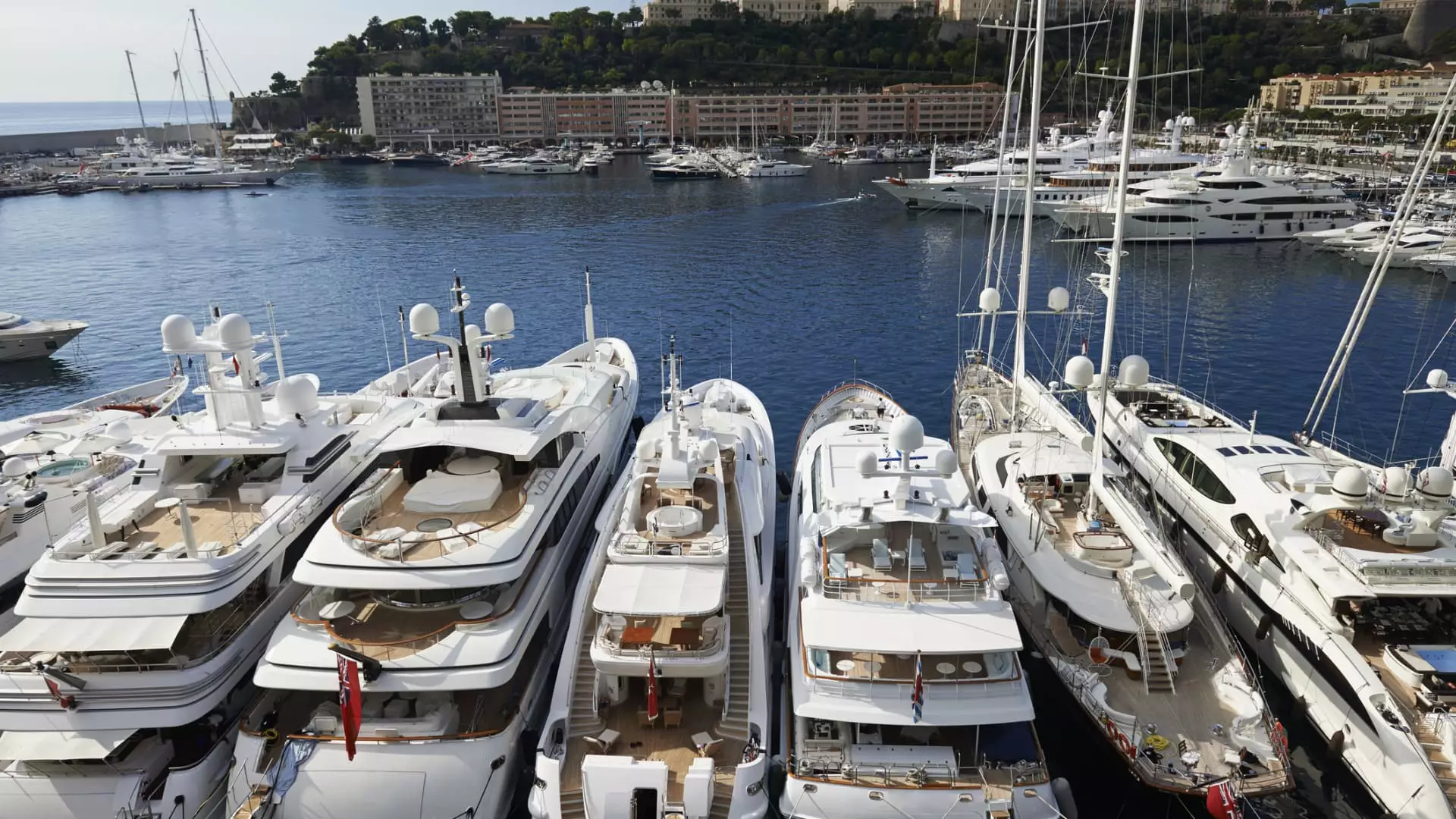 The Dangers of U.S. Tariffs: Threatening the Global Luxury Yacht Market